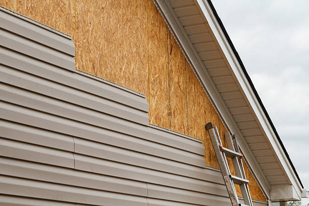 Professional Siding technician working in Waynesville, NC